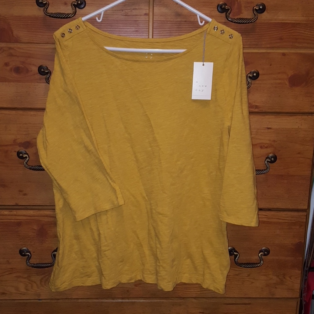 NWT *a new day* top